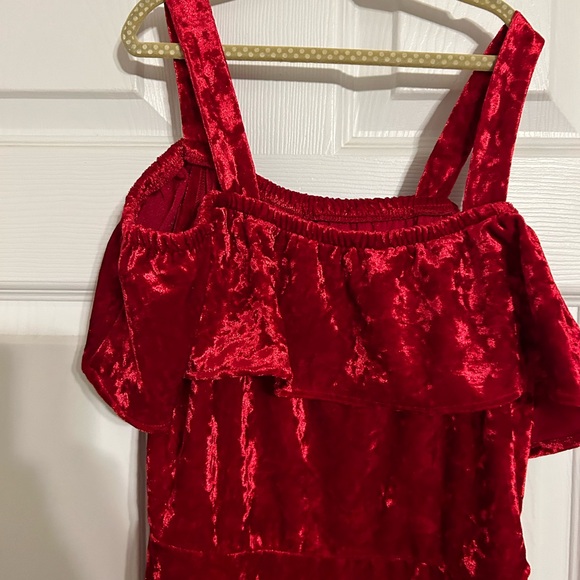 Girls Size 10/12 Red Crushed Velvet Flutter Sleeve Dress - Picture 2 of 6